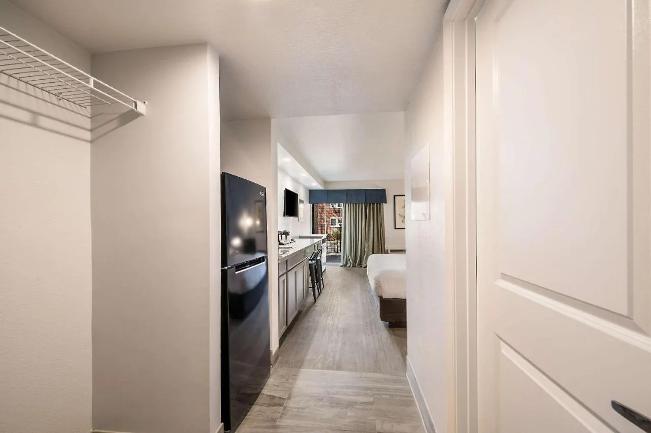 Suburban Studios Williamsburg Central 2*,  Estados Unidos da América
